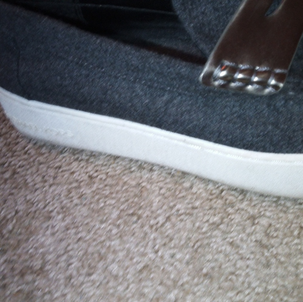 Michael Kors - Picture 2 of 2